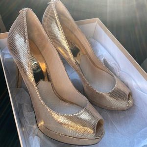 Michael Kors Pumps Worn Once with box